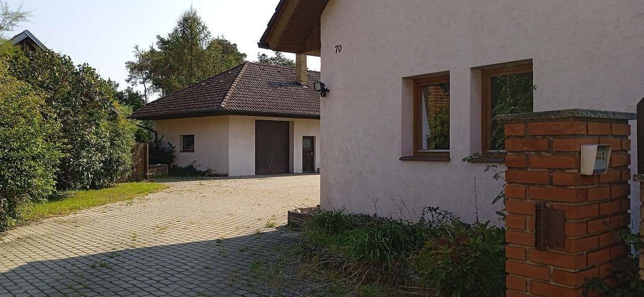 Chaty, Kostelní Lhota - Kostelní Lhota, Středočeský kraj