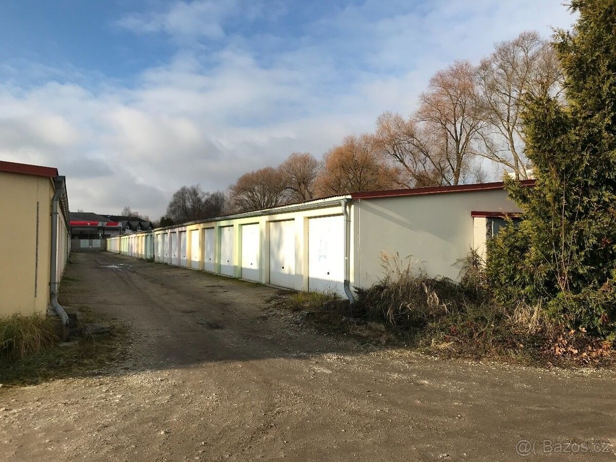 Pronájem garáž - Jindřichův Hradec, 377 01