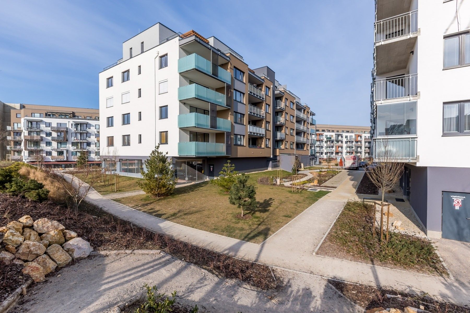 Byt 2+kk · 54 m² · Makedonská, Praha - 3