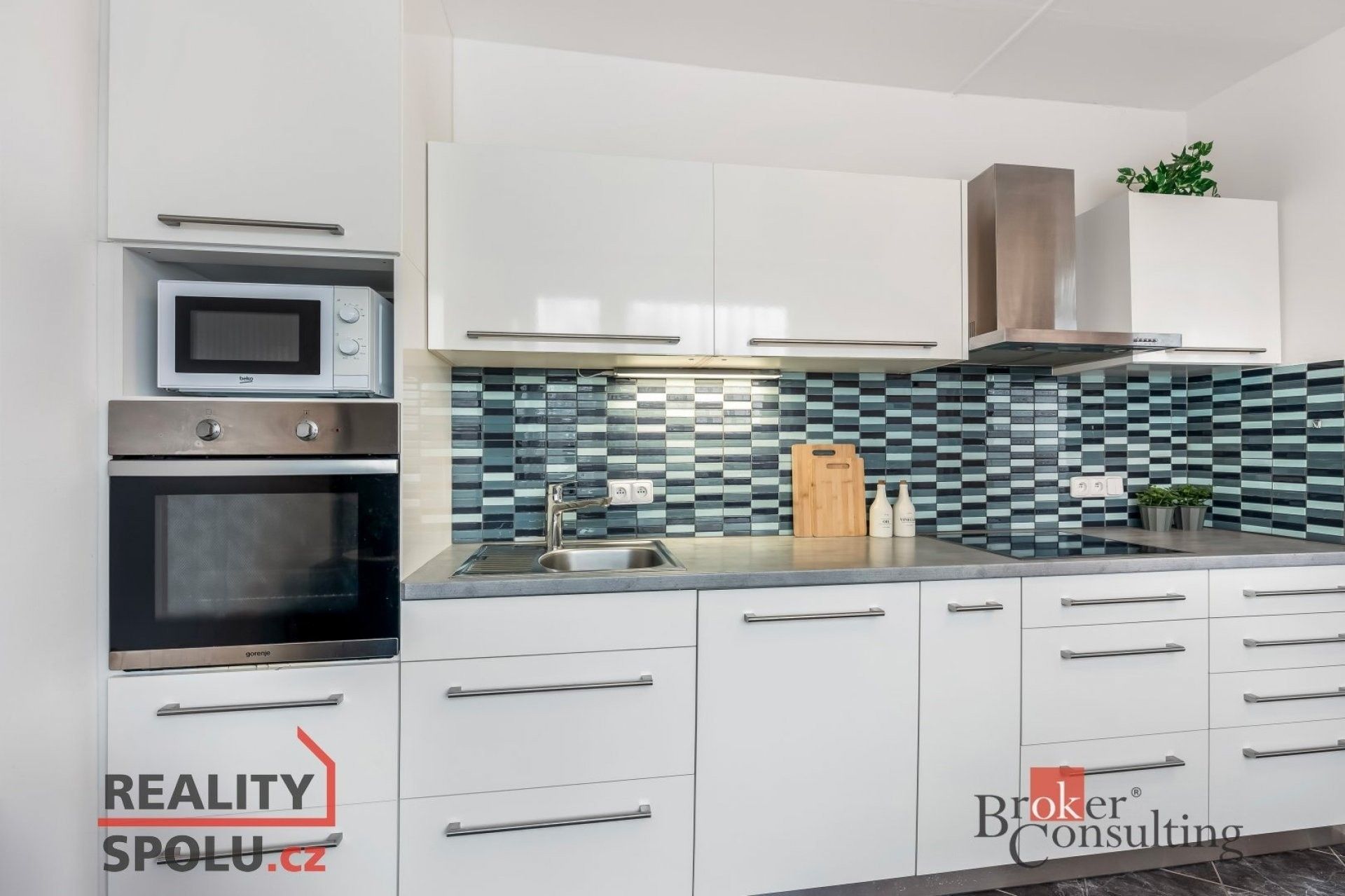 Prodej byt 3+1 - Mandysova, Hradec Králové, 77 m²