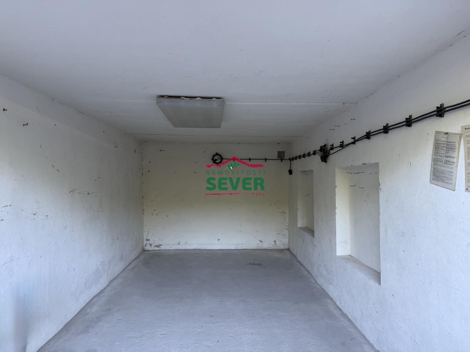 Garáže, Bezručova, Chomutov, 12 m² - 2
