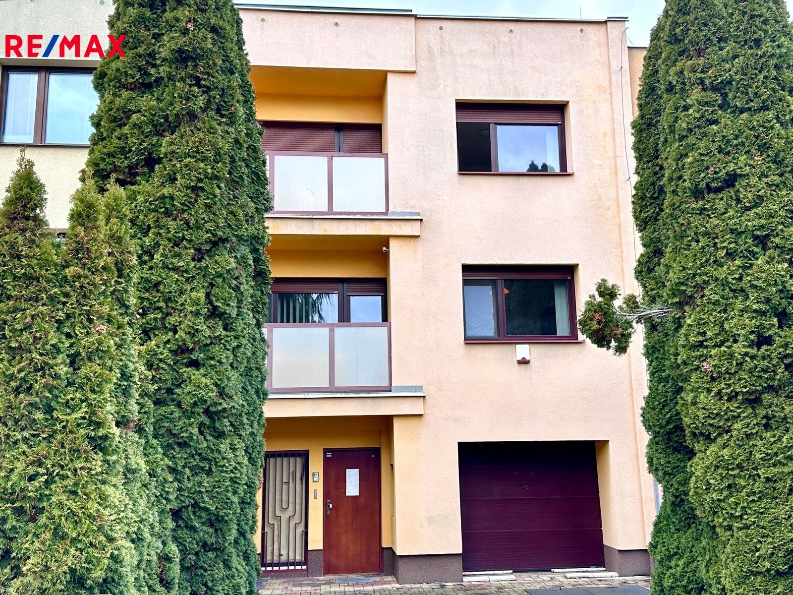 Rodinné domy, K jezeru 917, Praha, 185 m²