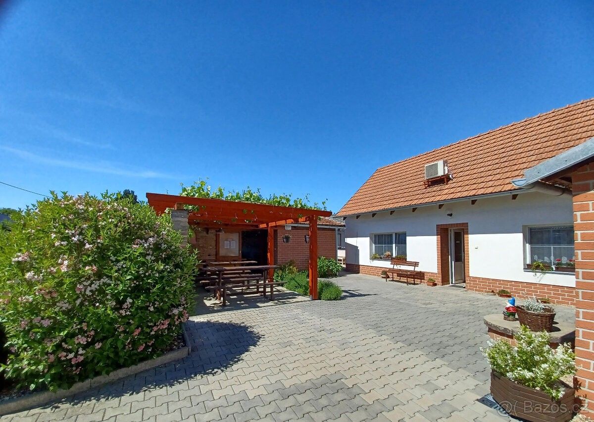 Restaurace, Bulhary, 691 89