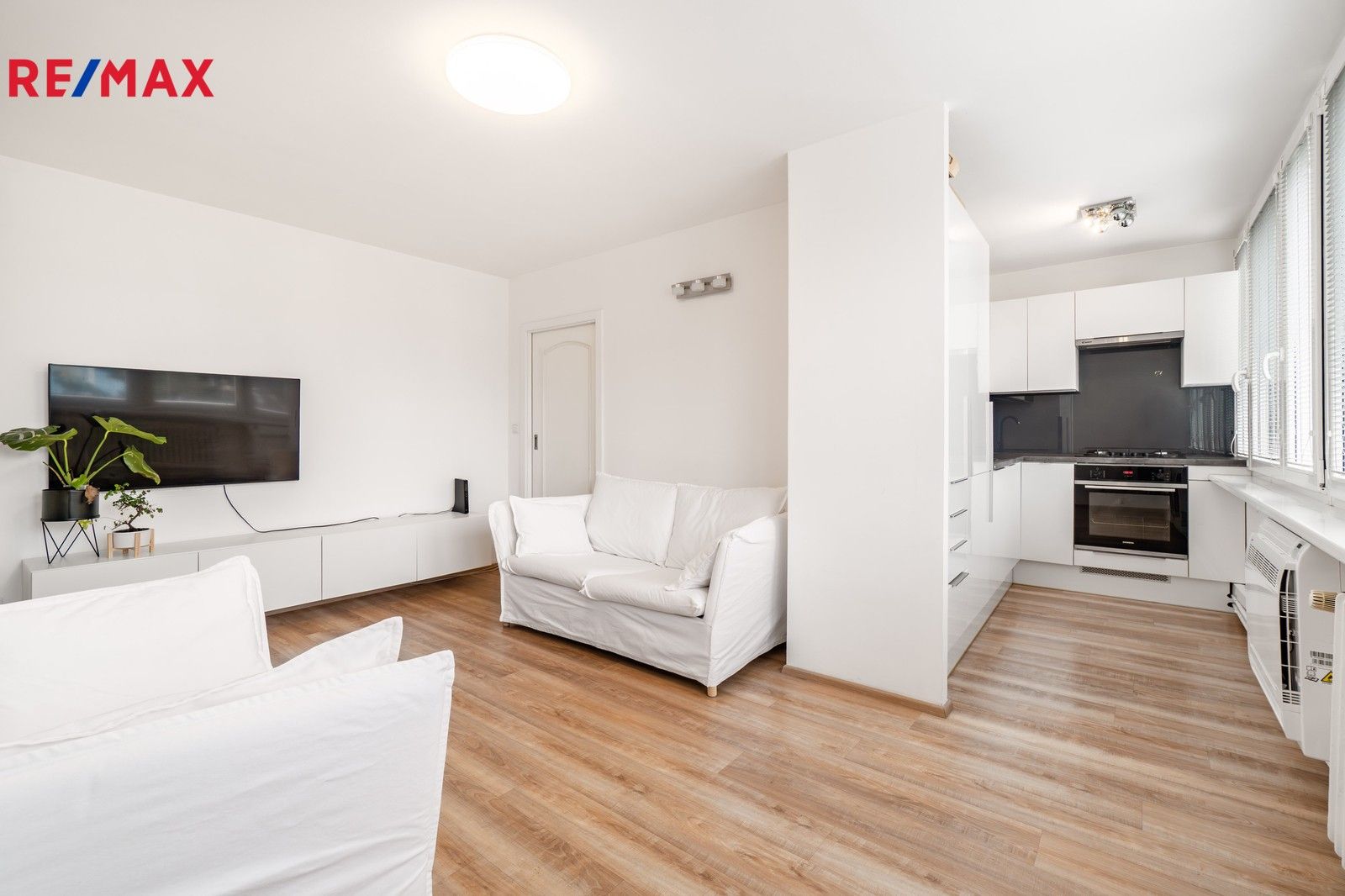 3+kk, Nekvasilova, Praha, 55 m²