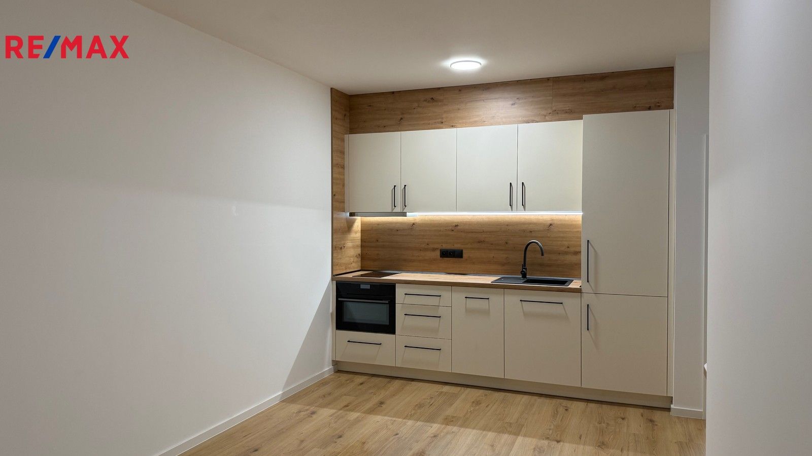 Pronájem byt 1+kk - Vrbenská, České Budějovice, 39 m²