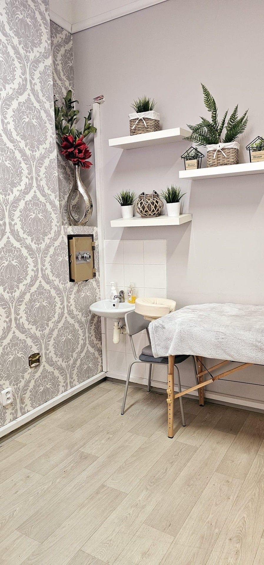 Pronájem obchodní prostory - Sokolovská, Praha, 20 m²