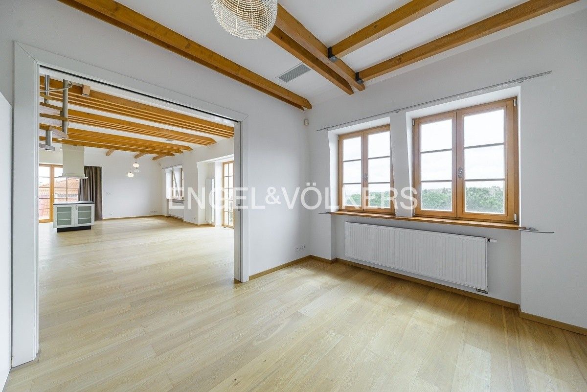 Pronájem byt 4+kk - Na Hřebenkách 3168, Praha Smíchov, 202 m² - 5