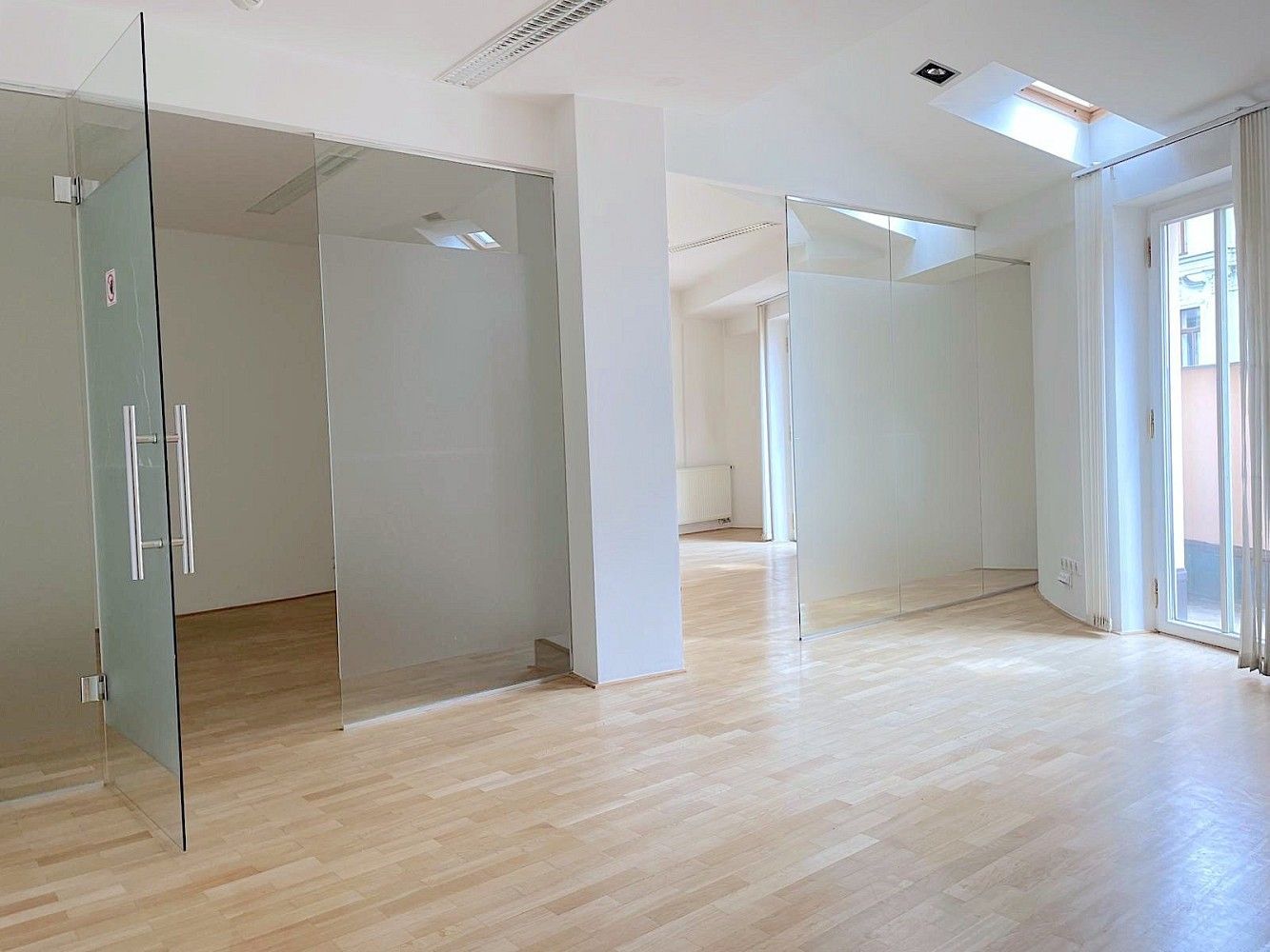 Kancelář · 90 m² · Praha - 3