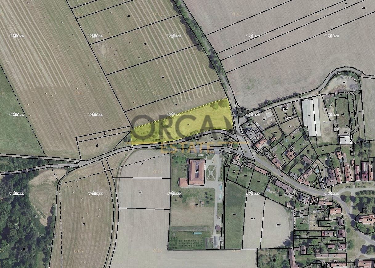 Pozemek, 1 587 m²