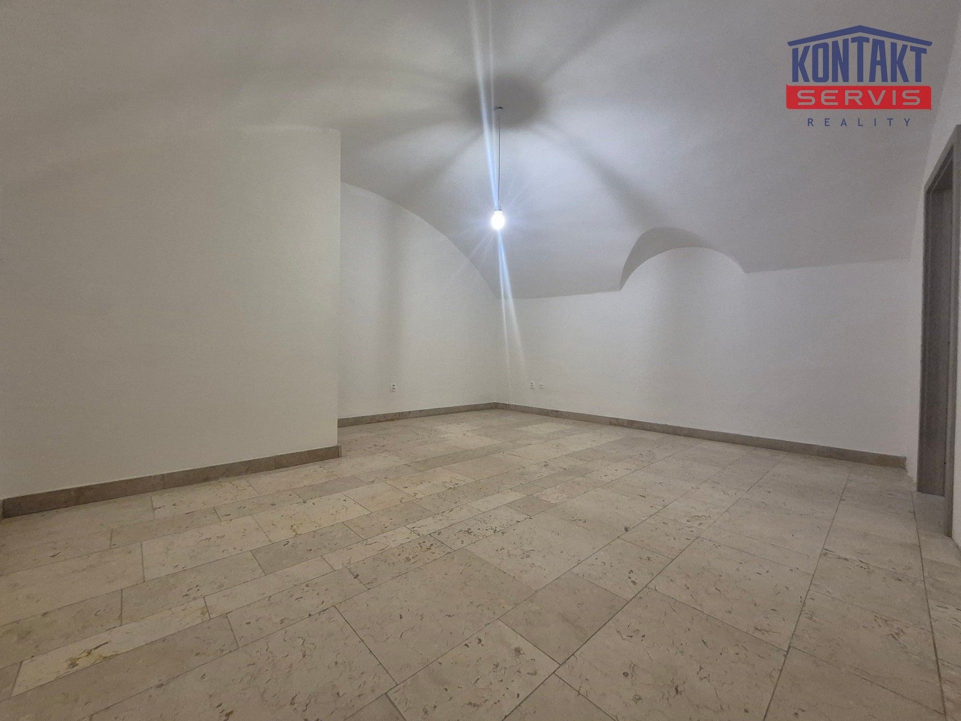 Byt 2+1 · 80 m² · nám. Přemysla Otakara II., České Budějovice 1 - 4
