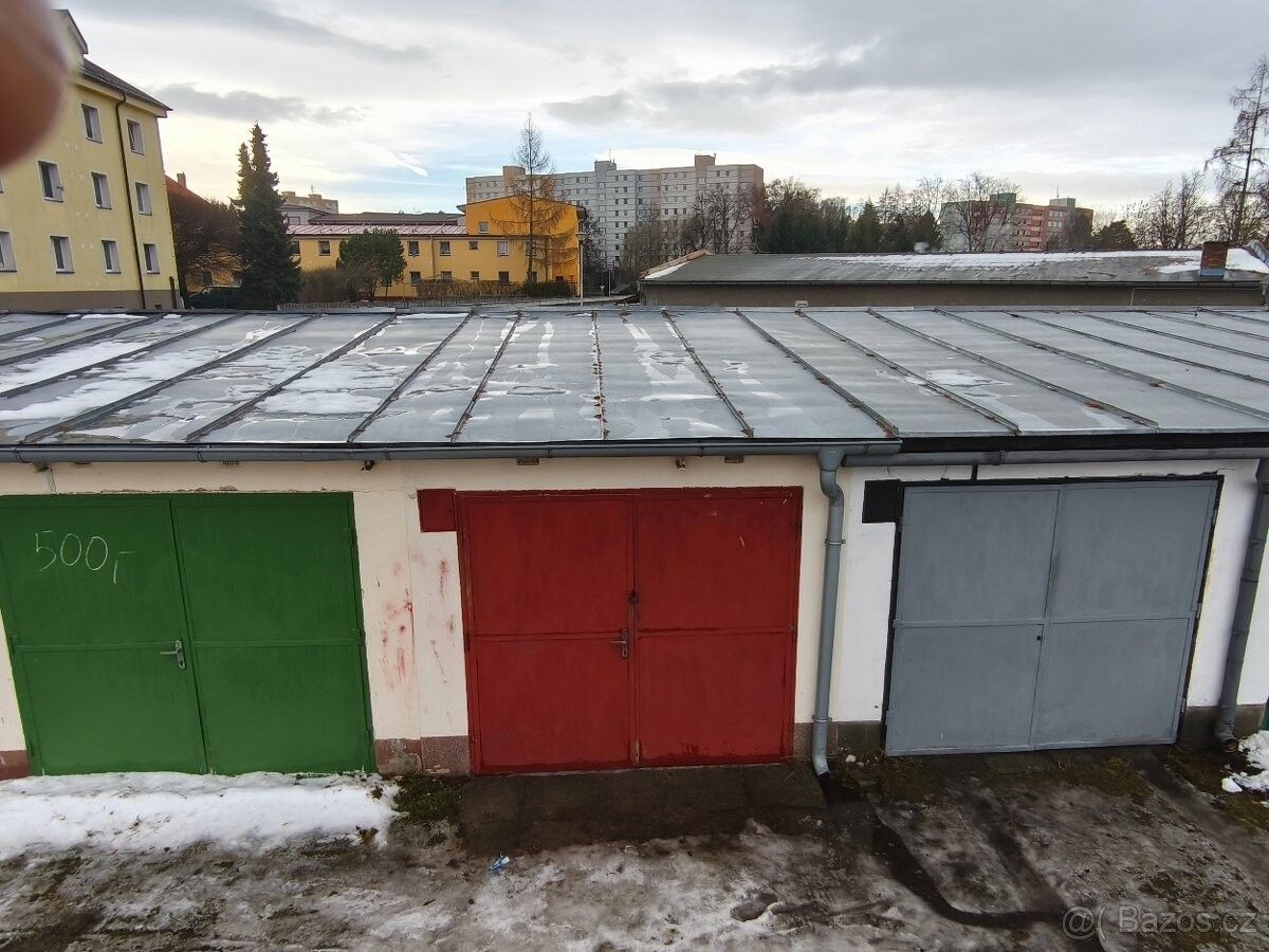 Garáže, Velešín, 382 32