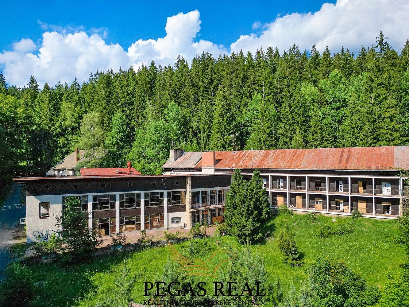 Ubytovací zařízení · 4 400 m² · Velké Karlovice, okres Vsetín, Zlínský kraj - 4
