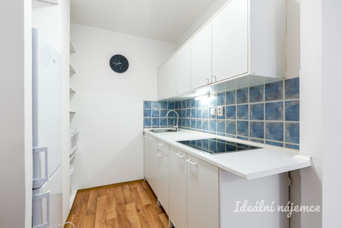 Pronájem byt 2+kk - Zelenohorská, Praha, 42 m²