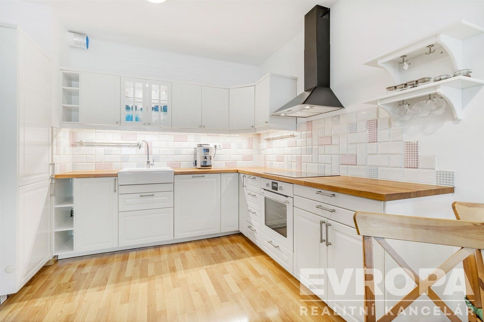 Prodej byt 3+kk - Zvěřinova, Praha, 98 m²