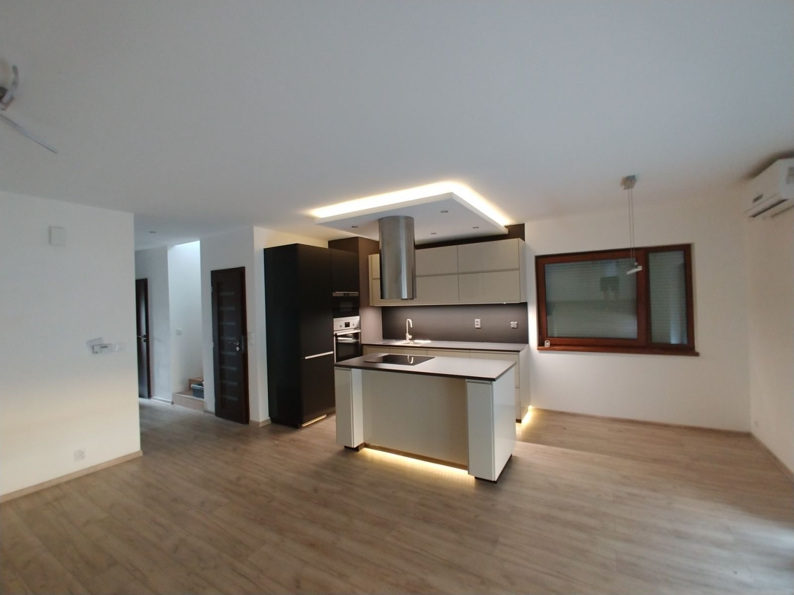 Rodinné domy, Semonická, Praha - Horní Počernice, 137 m² - 2