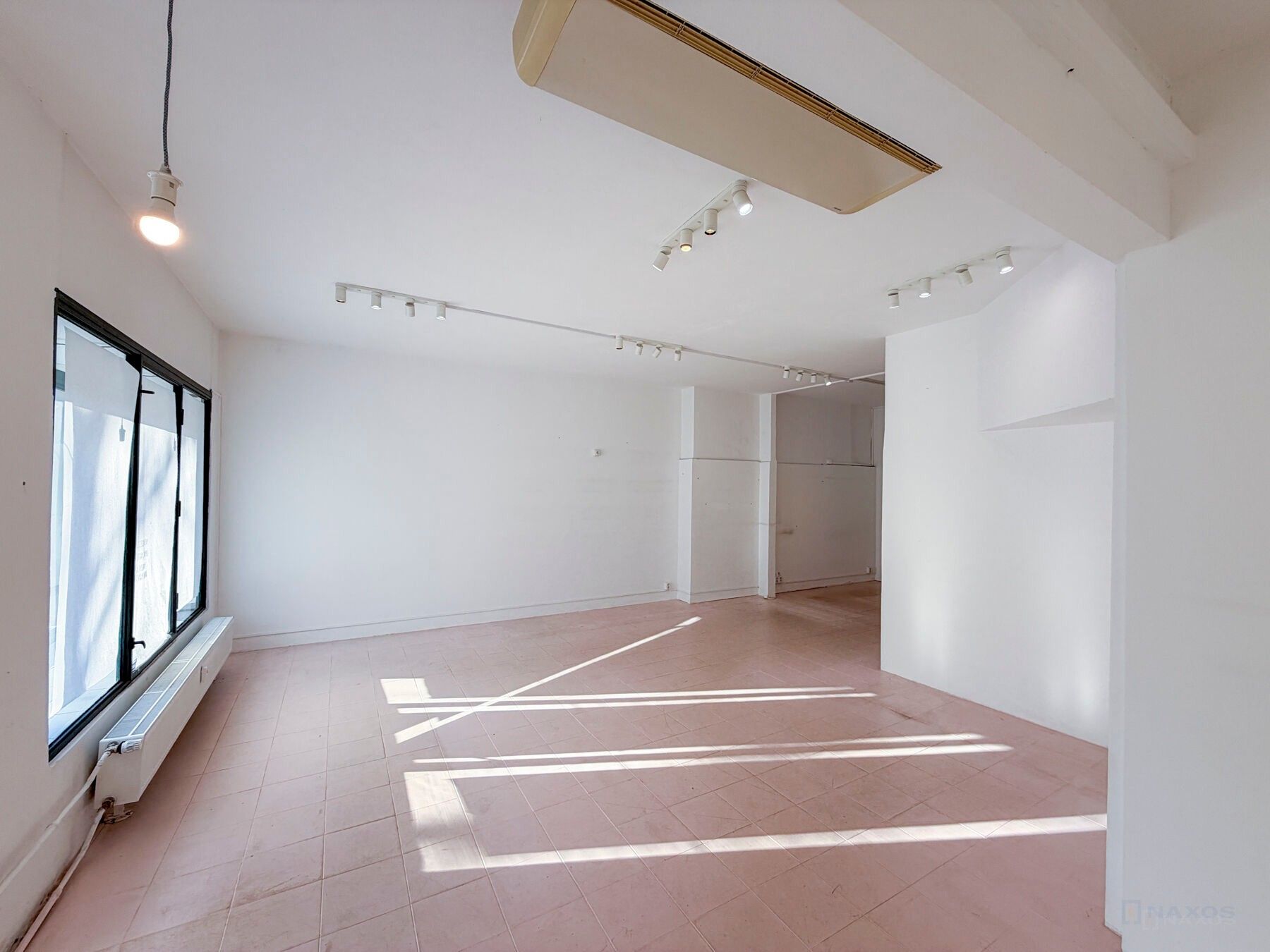 Pronájem obchodní prostory - Bělohorská, Praha, 98 m²