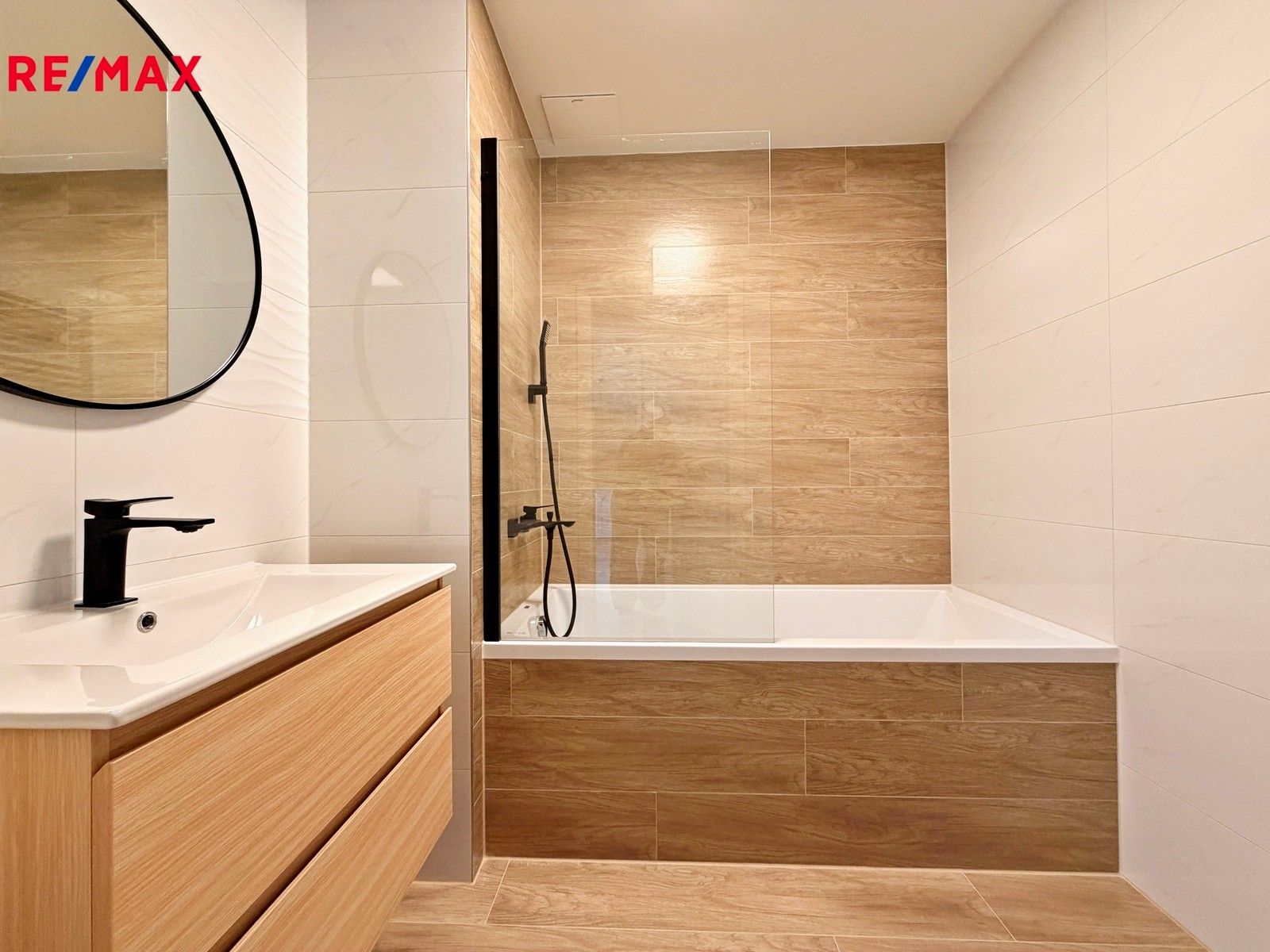 Pronájem byt 3+kk - Čakovská 2936, České Budějovice, 62 m²