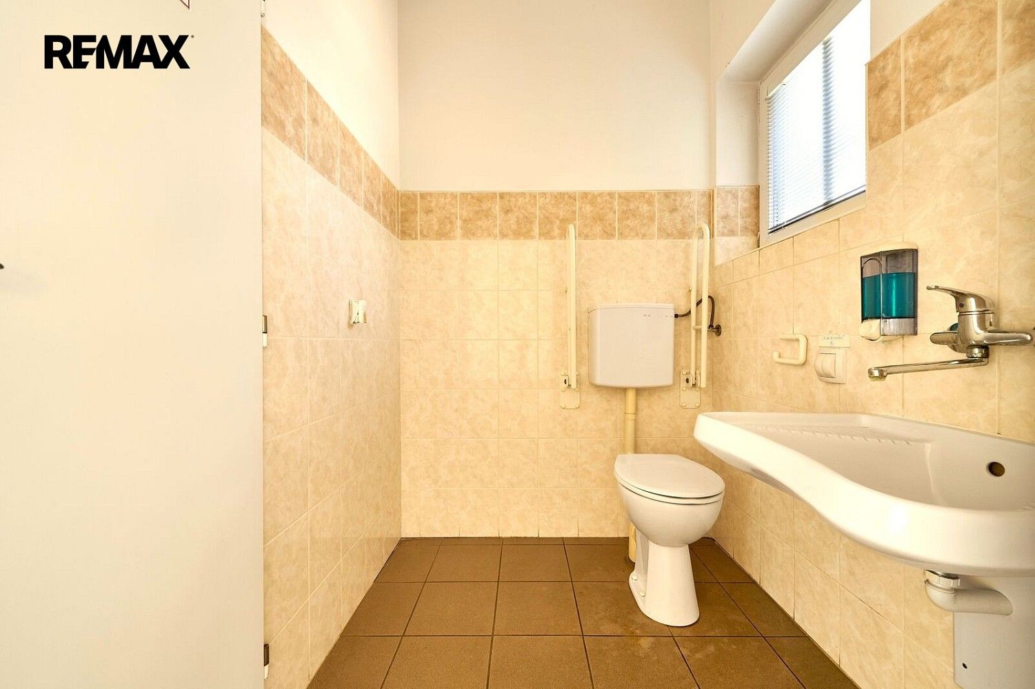 Prodej kancelář - Hradec Králové - Slezské Předměstí, Královéhradecký kraj, 288 m² - 5