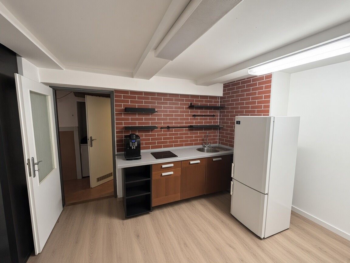 Komerční nemovitost · 21 m² · Pod radnicí  , Praha - 4