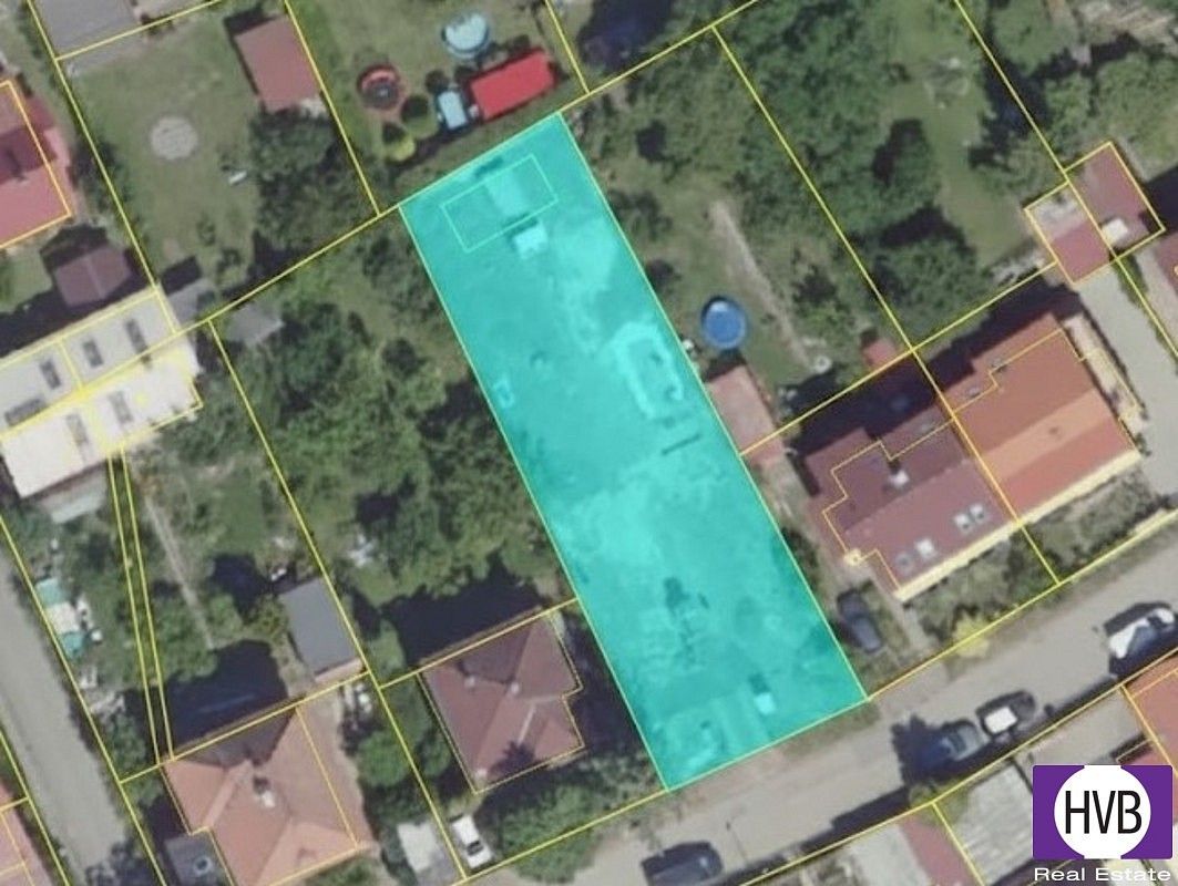 Pozemek pro bydlení, 596 m²