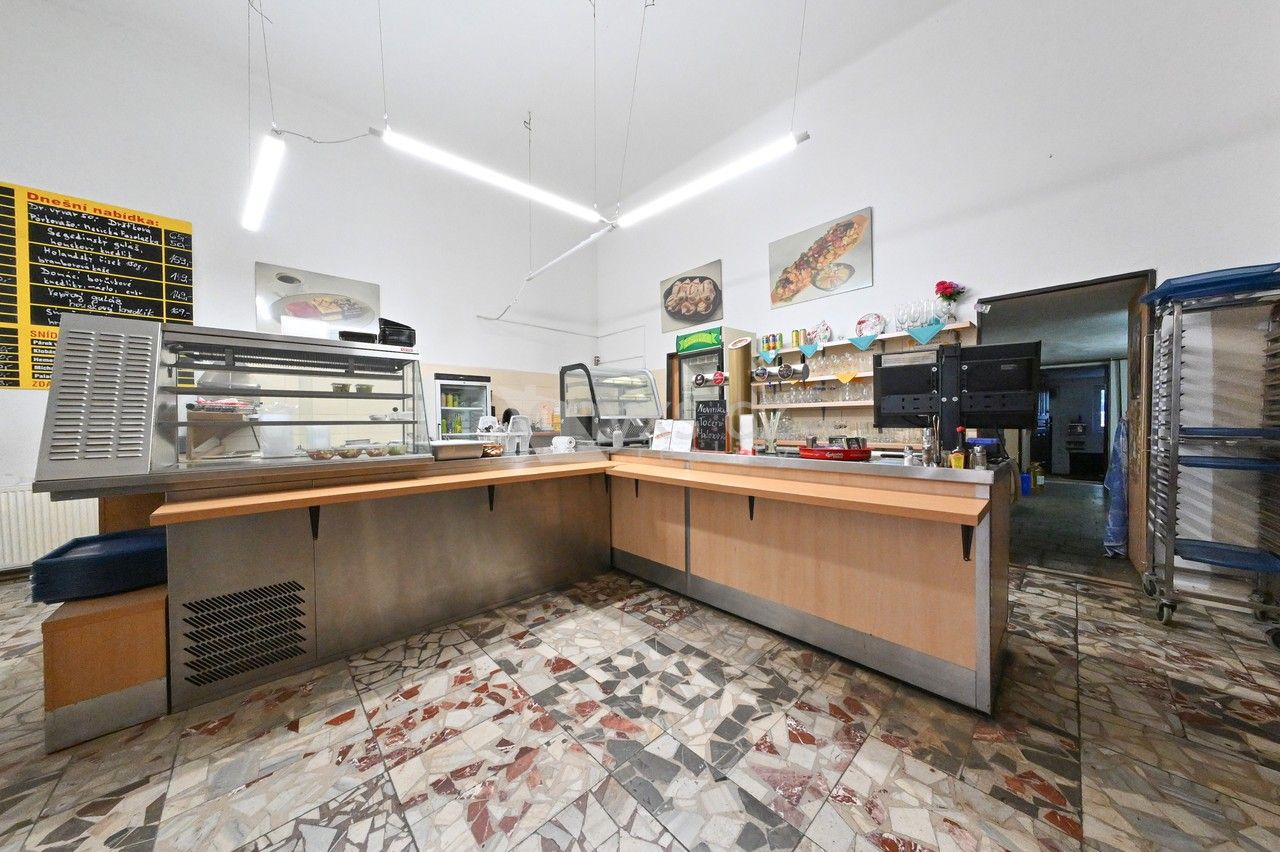 Restaurace · 296 m² · Hlavní třída, Český Těšín - 3