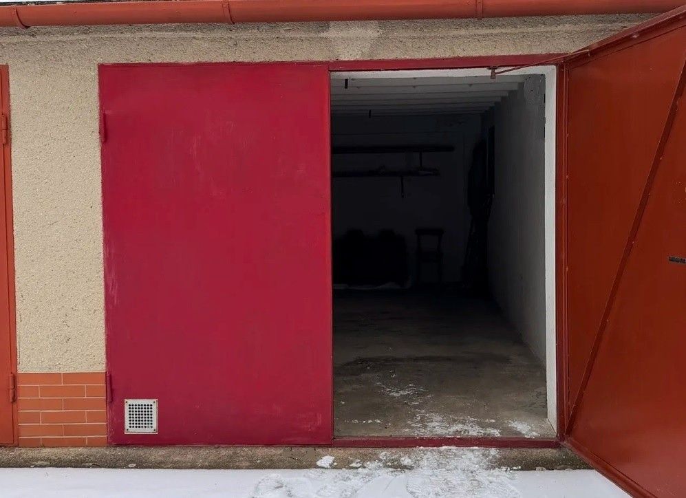Garáže, Brno, 602 00