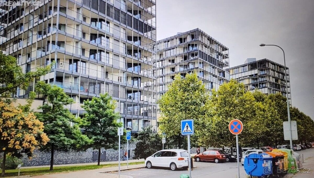 Sklady, Praha, 130 00