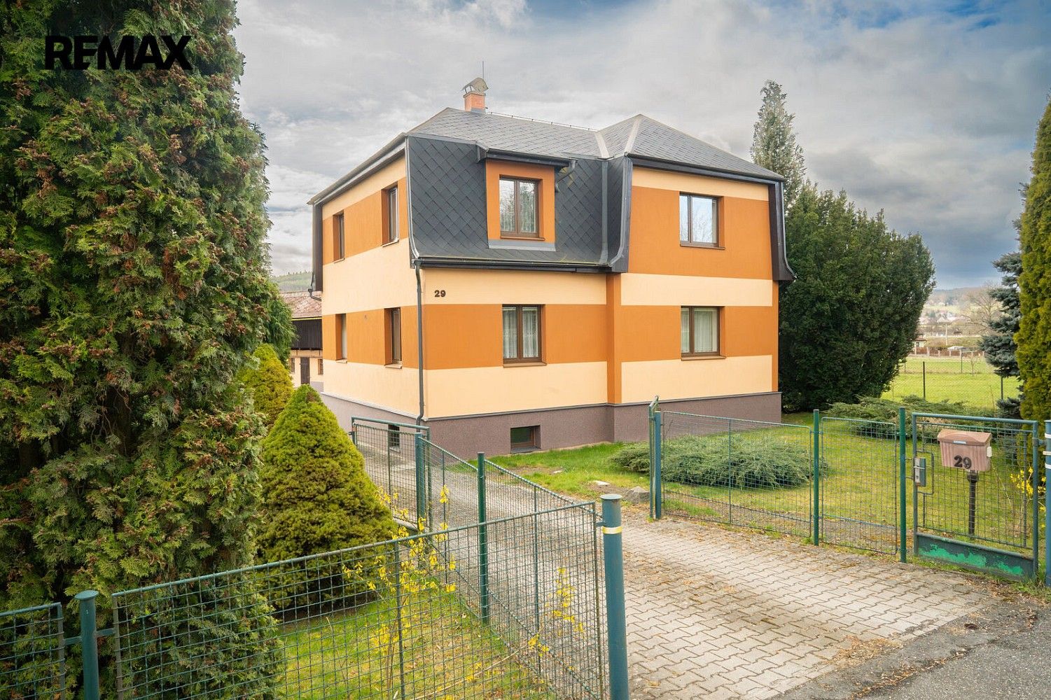 Rodinné domy, Hrubá Skála - Hnanice, okres Semily, Liberecký kraj, 177 m² - 1