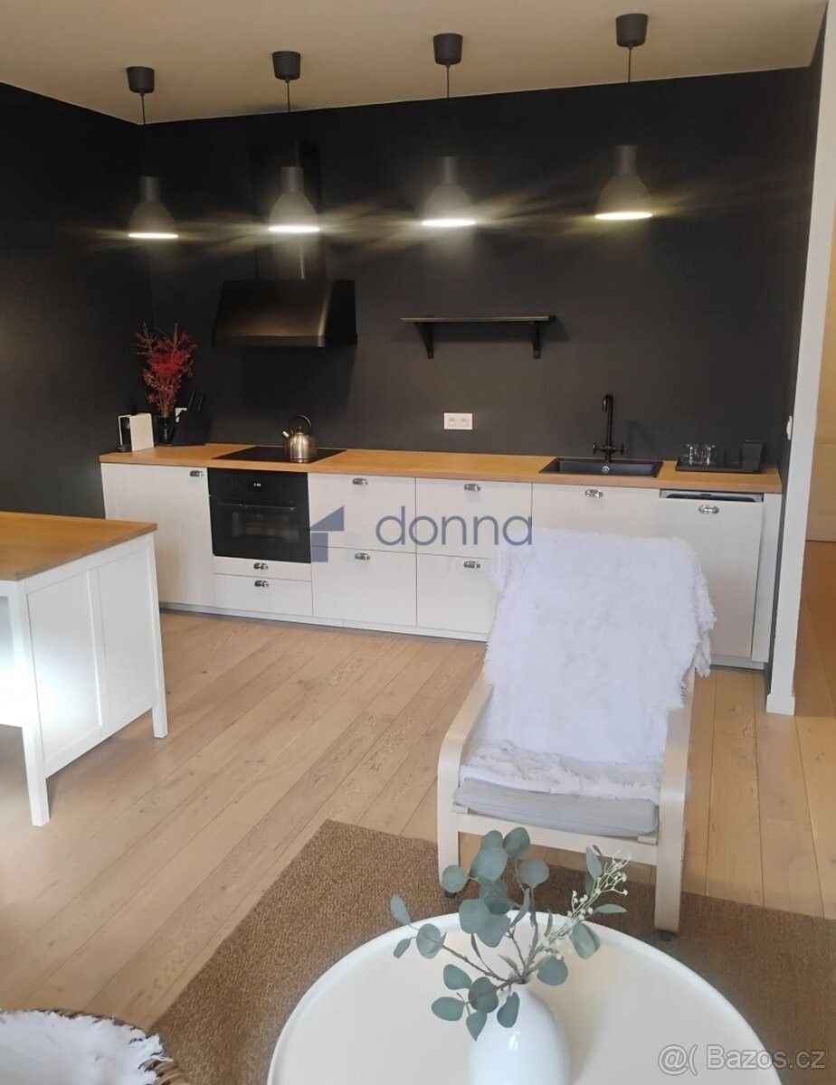 Pronájem byt - Praha, 120 00