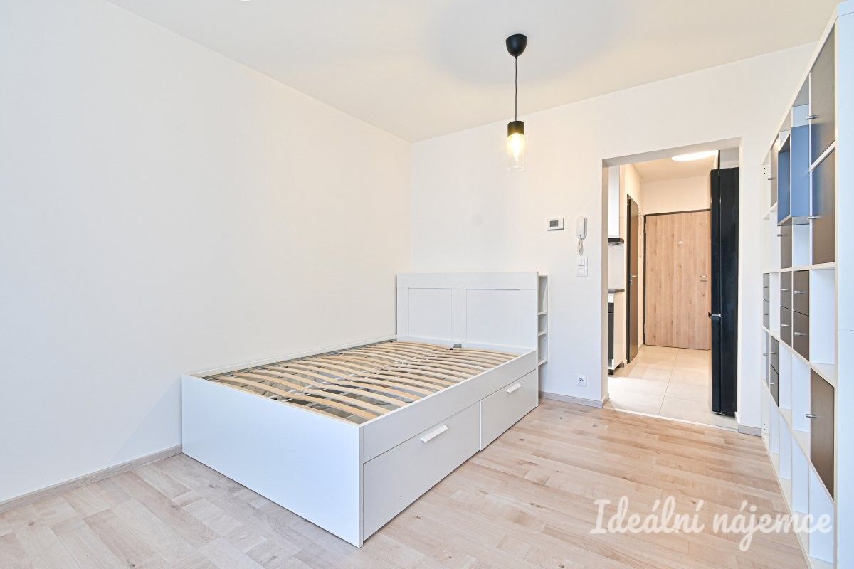1+1, Javorová, Rosice, 24 m²