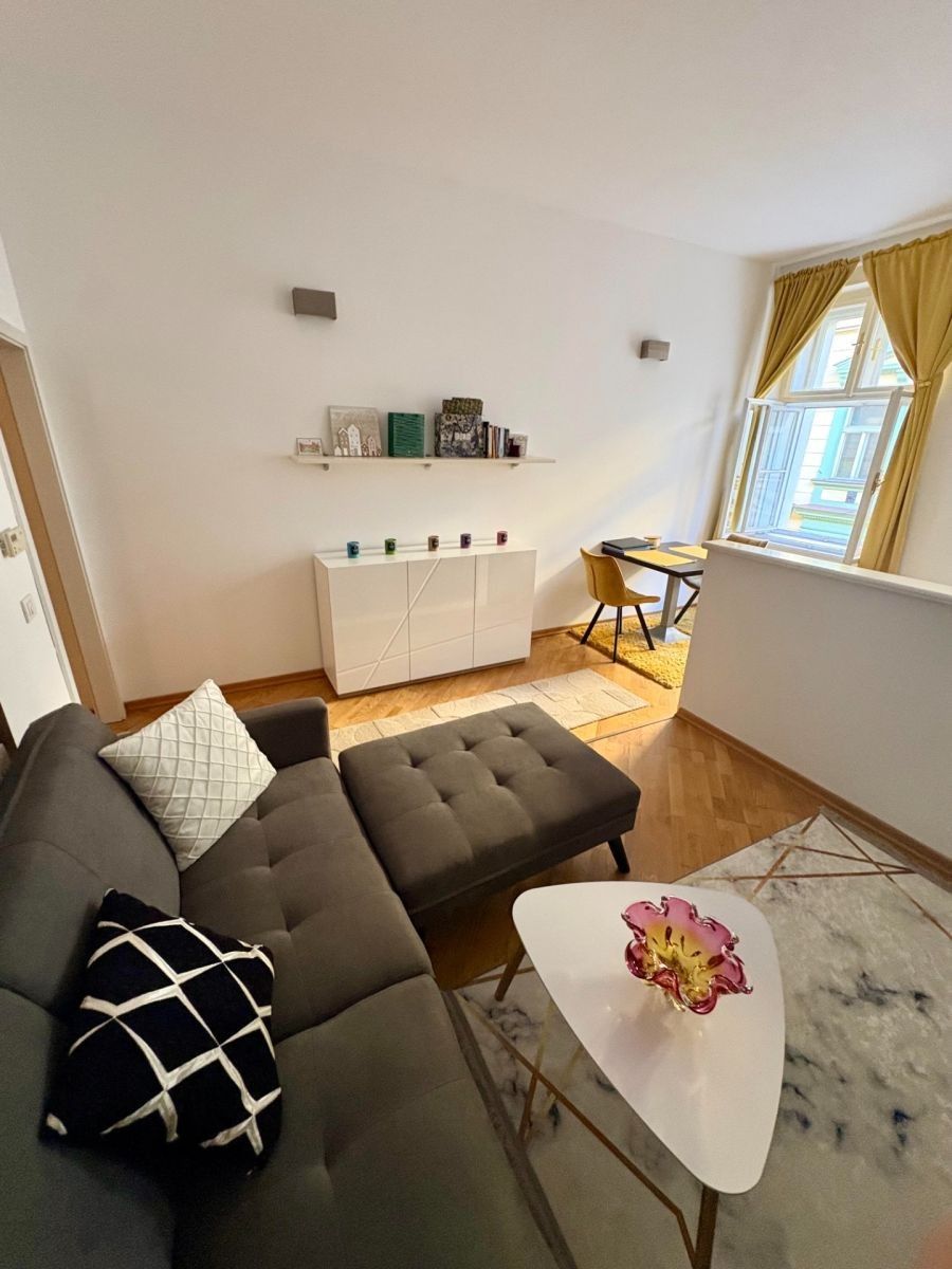 1+kk, Staropramenná, Praha - Smíchov, 37 m² - 1