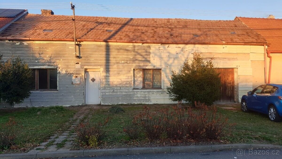 Rodinné domy, Drnholec, 691 83