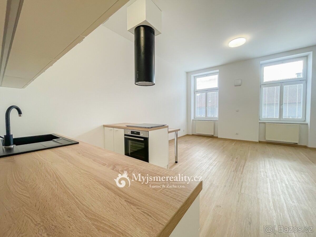 Pronájem byt - Znojmo, 669 02