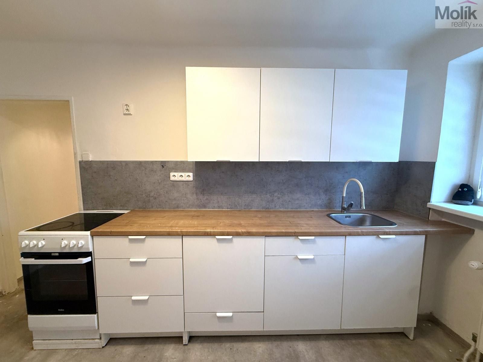 2+1, Konstantina Biebla, Most, 58 m²