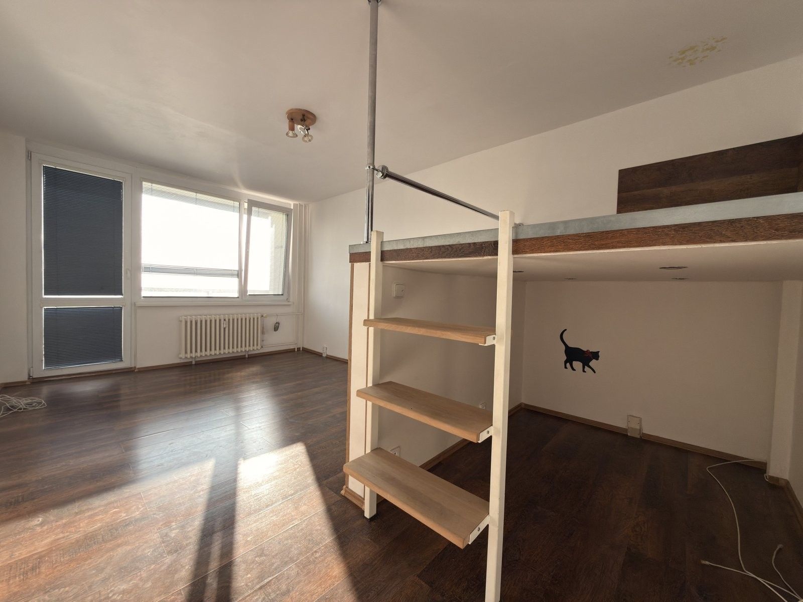 Prodej byt 2+1 - Holešická, Chomutov, 62 m² - 2
