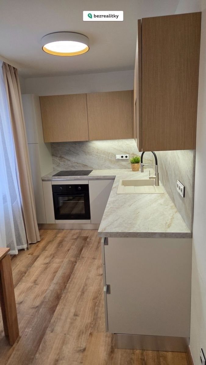 Prodej byt 3+1 - Pražská sídl., Znojmo, 65 m²