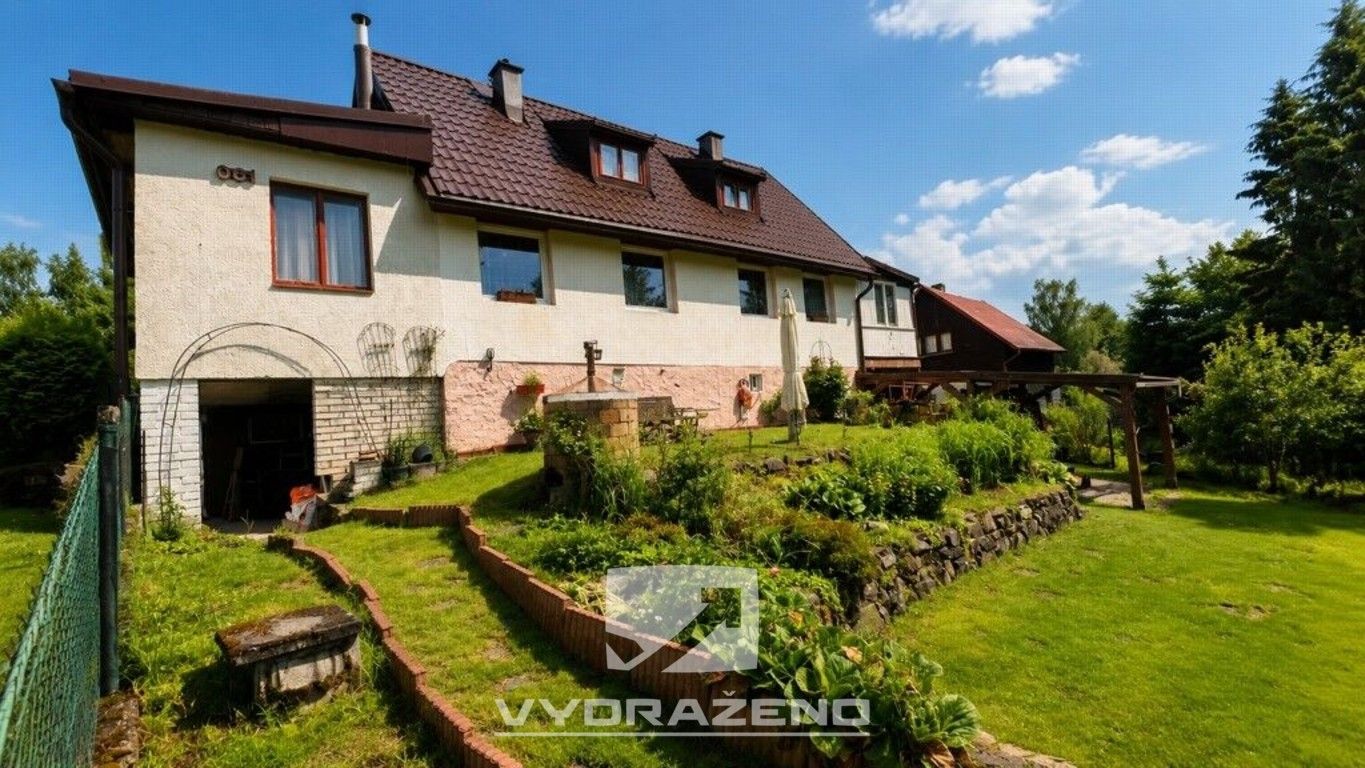 Rodinný dům, 244 m²