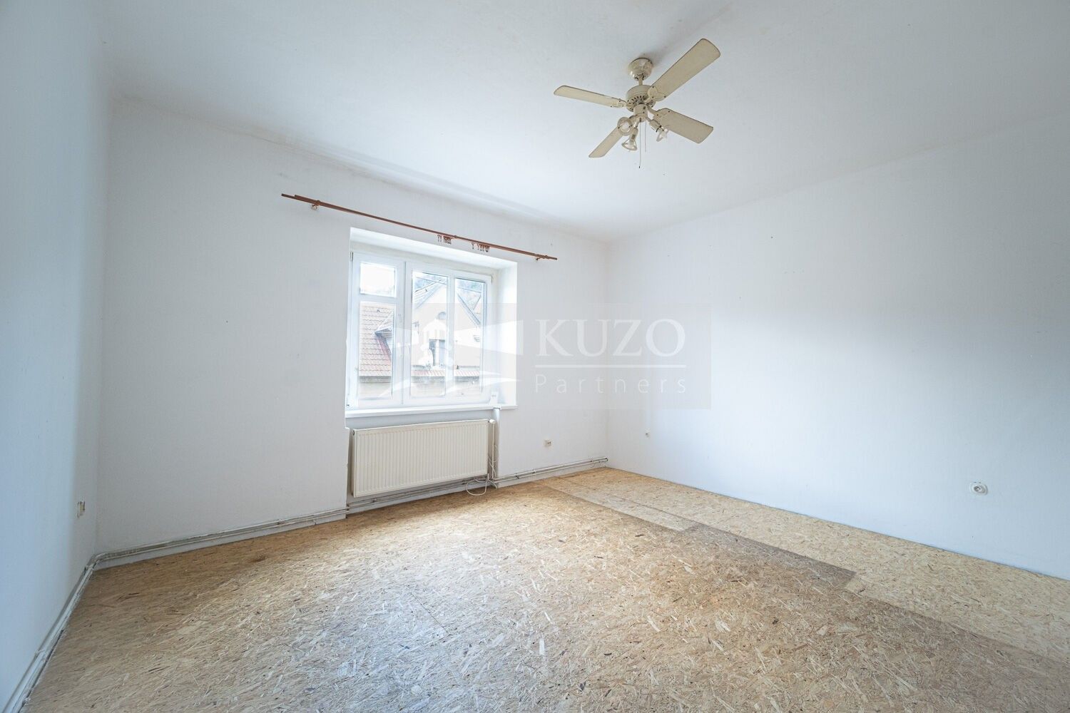 3+kk, Hlavní, Chrustenice, 78 m² - 2
