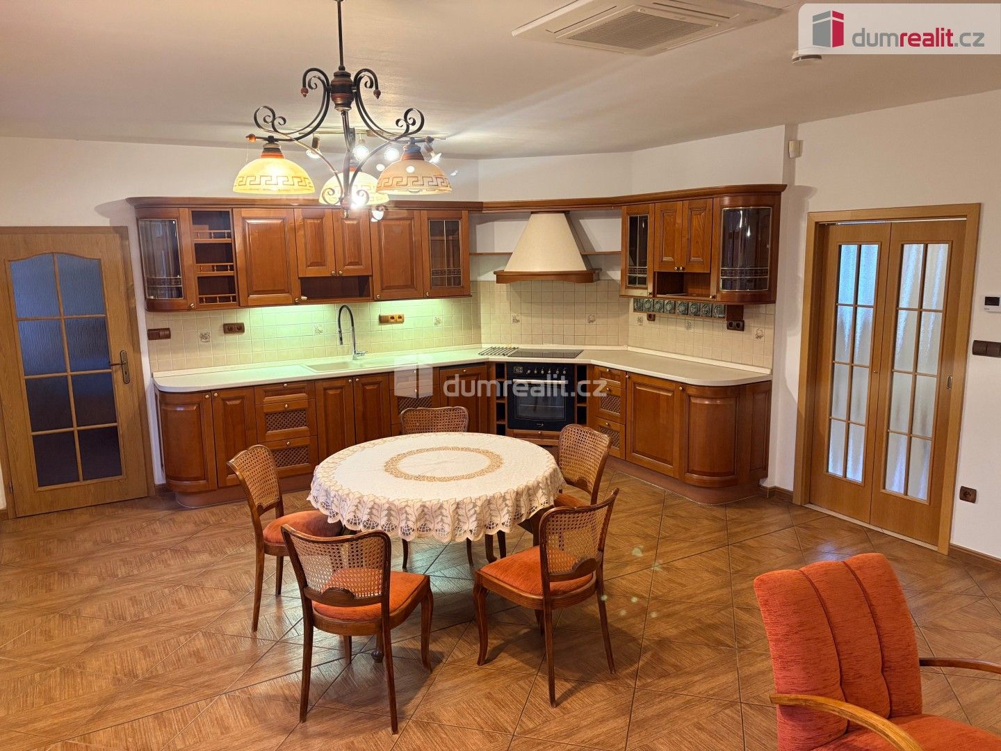 6+kk a více, Kosmákova, Hustopeče, 160 m²