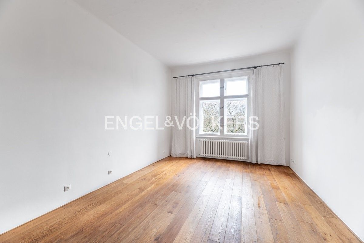 2+kk, Kaizlovy sady 433, Praha, 57 m²