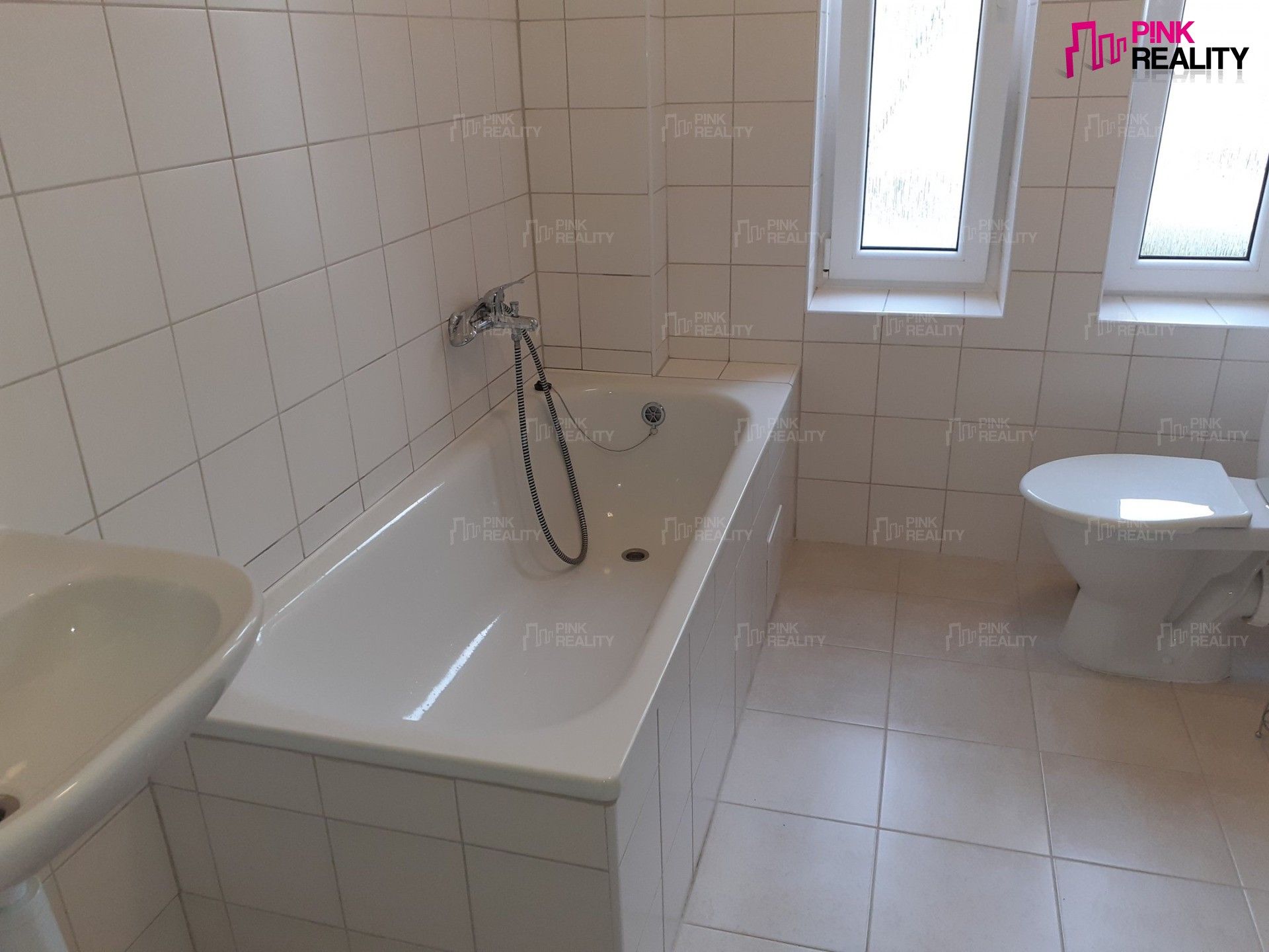 Pronájem byt 2+kk - Roháčova, Dvůr Králové nad Labem, 50 m²