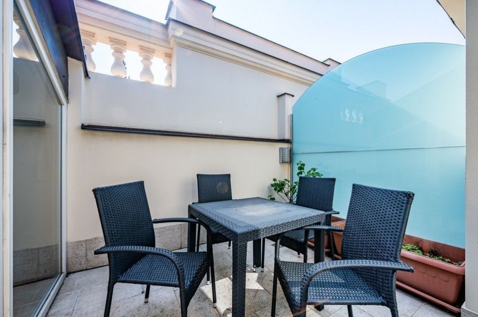 Pronájem byt 3+kk - Italská, Praha, 107 m² - 5