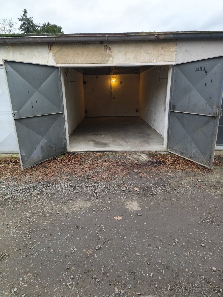 Garáže, Chrudim, 537 01