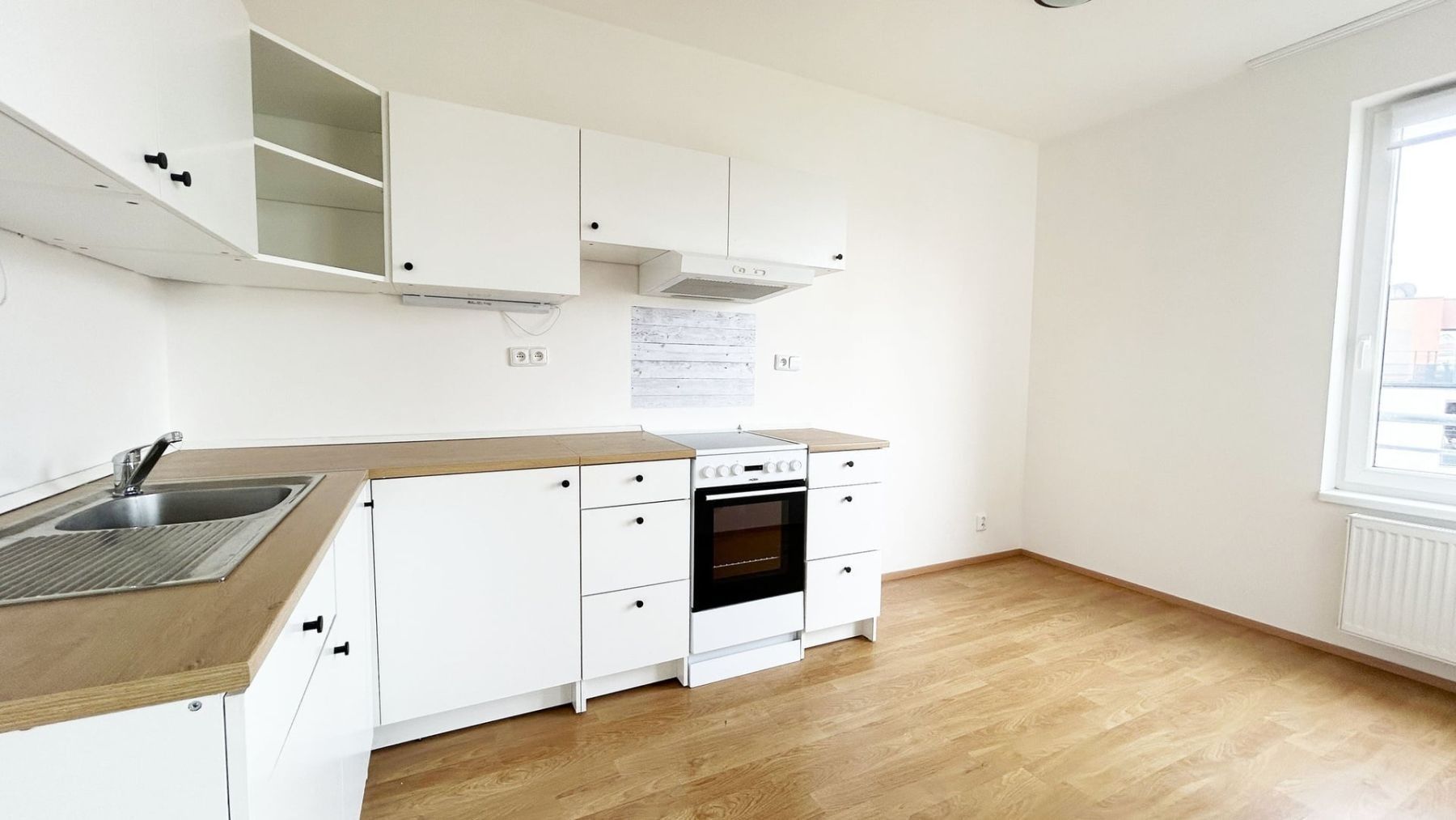 2+kk, Pavla Beneše, Praha - Letňany, 57 m² - 1