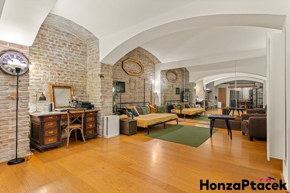 Ostatní, Dittrichova, Praha, 66 m²