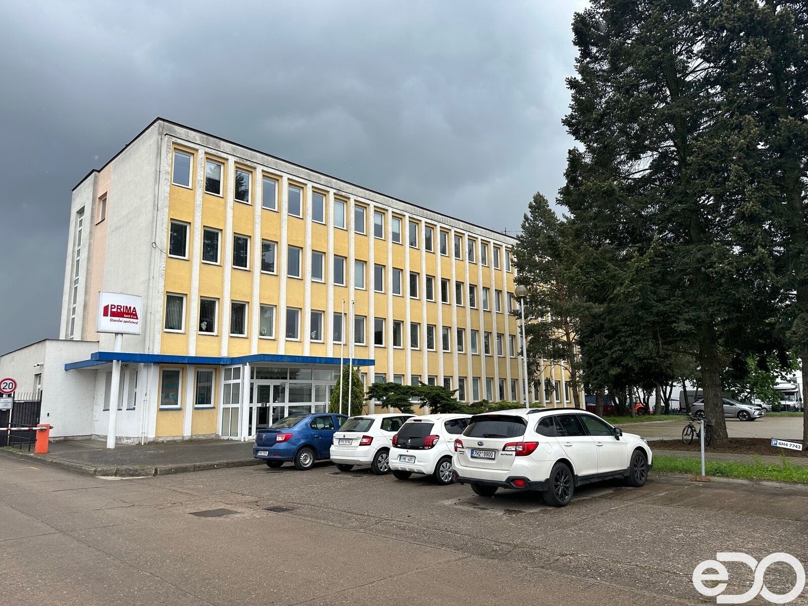 Pronájem kancelář - Bratří Štefanů, Hradec Králové, 360 m²