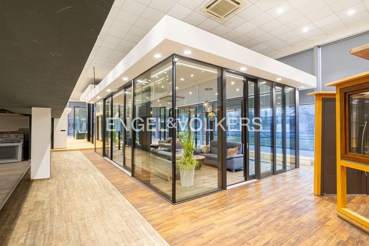 Pronájem obchodní prostory - Na křivině 1371, Praha Michle, 1 520 m² - 5