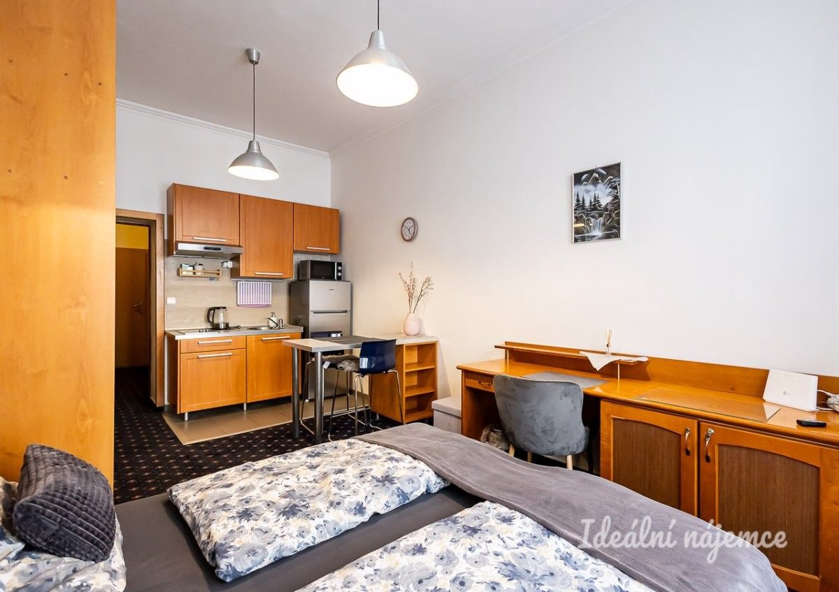Pronájem byt 1+kk - Slavojova, Praha, 26 m² - 2