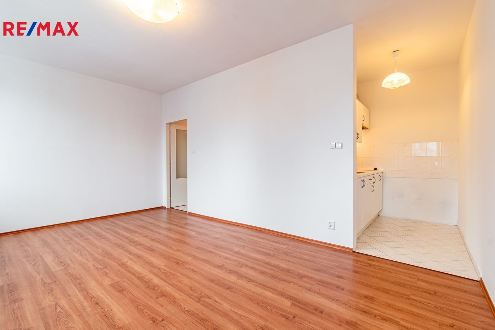 Pronájem byt 1+kk - Lásenická, Praha, 28 m²