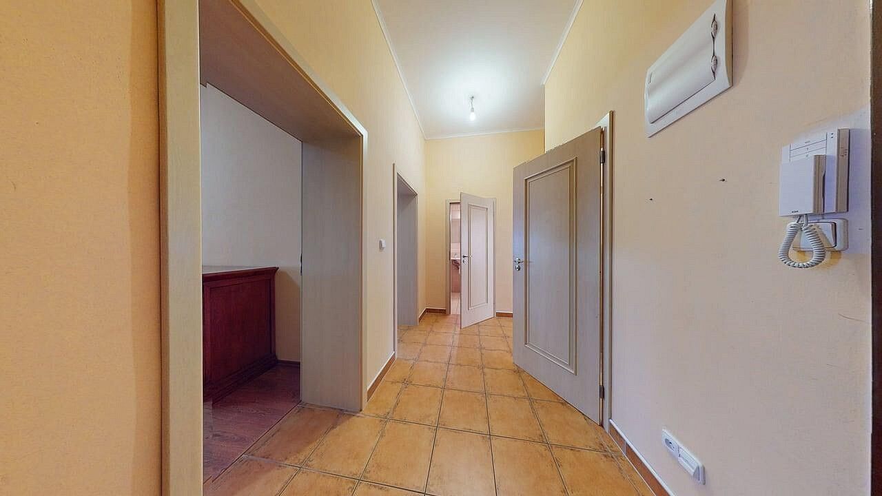 Byt 2+1 · 69 m² · Karlovy Vary, Karlovarský kraj - 4